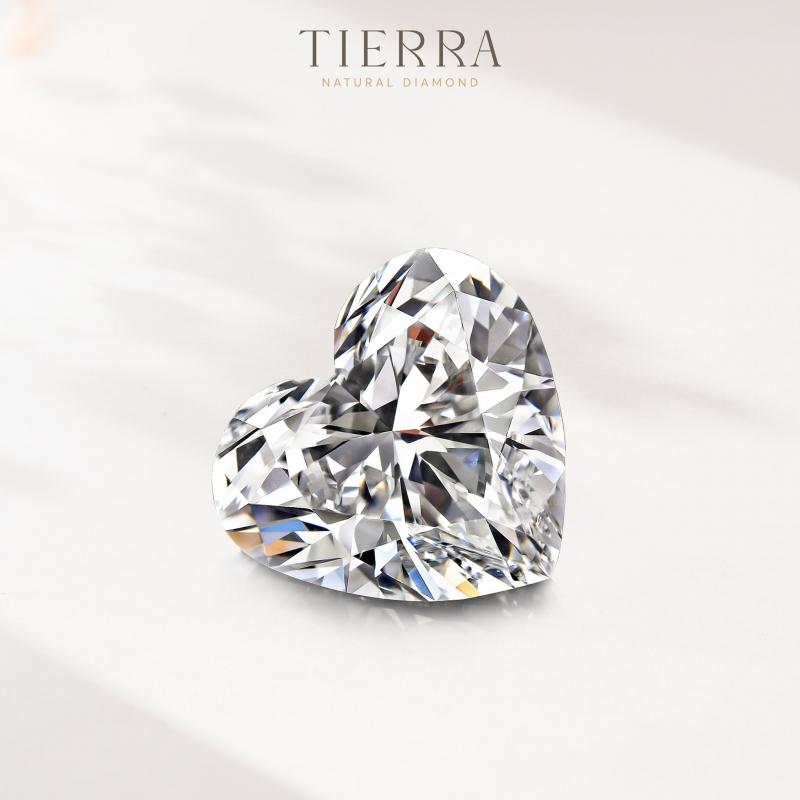 Viên kim cương thiên nhiên Tierra vô cùng lấp lánh